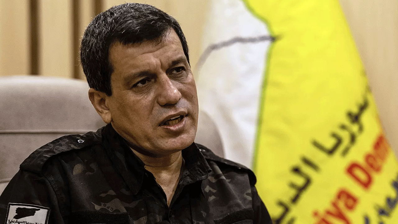 PKK'nın Suriye kolu teslim bayrağını açtı