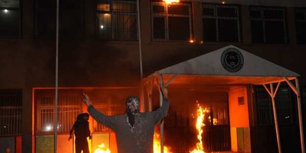 Herkes onu konuşuyor! PKK'nın yaktığı okuldan çıktı