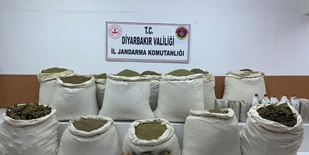 PKK'ya ağır darbe! 3 sığınak imha edildi kilolarca esrar ele geçirildi