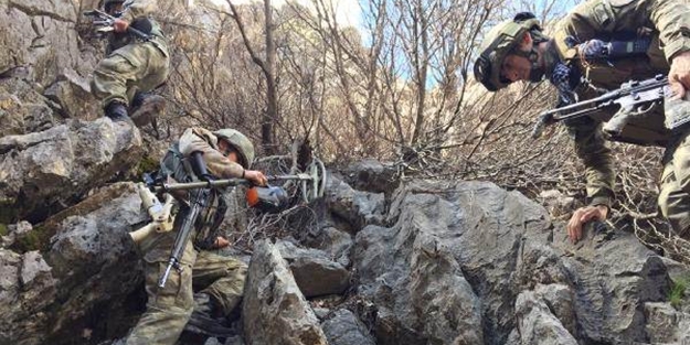 PKK'ya ağır darbe! Mehmetçik Kuzey Irak'ta da nefes aldırmıyor