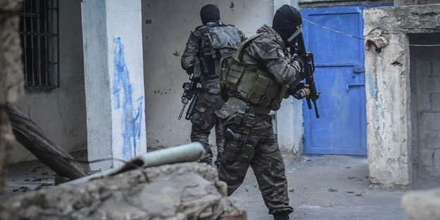 PKK'ya geçit yok! 17 terörist etkisiz hale getirildi