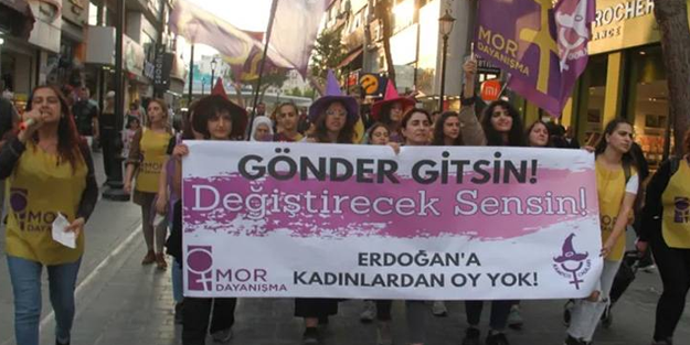 PKK'ya 'Pekeke' diyen feministler, Kılıçdaroğlu'na destek yürüyüşü düzenledi