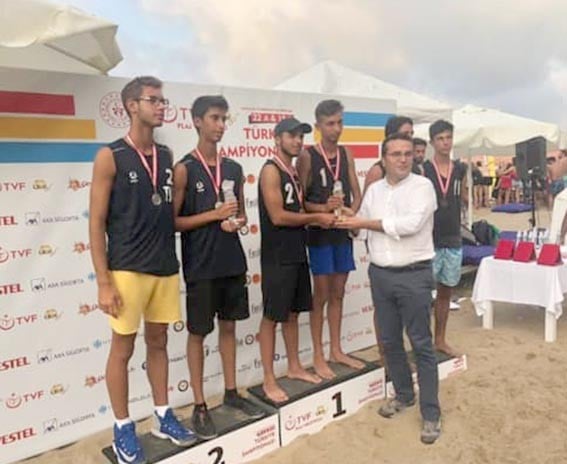 Plajı olmayan şehrin sporcuları Plaj Voleybolu Türkiye şampiyonu oldu 