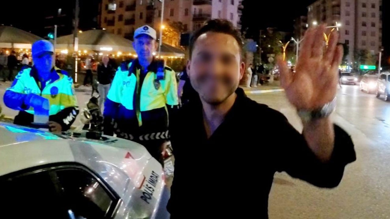 Plakasız motosikletiyle alkollü yakalandı! O magandadan şaşırtan hareket