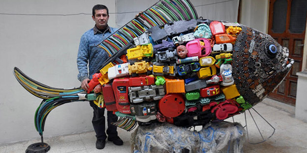Atıklarla heykel yapıt! Tam 200 kilo