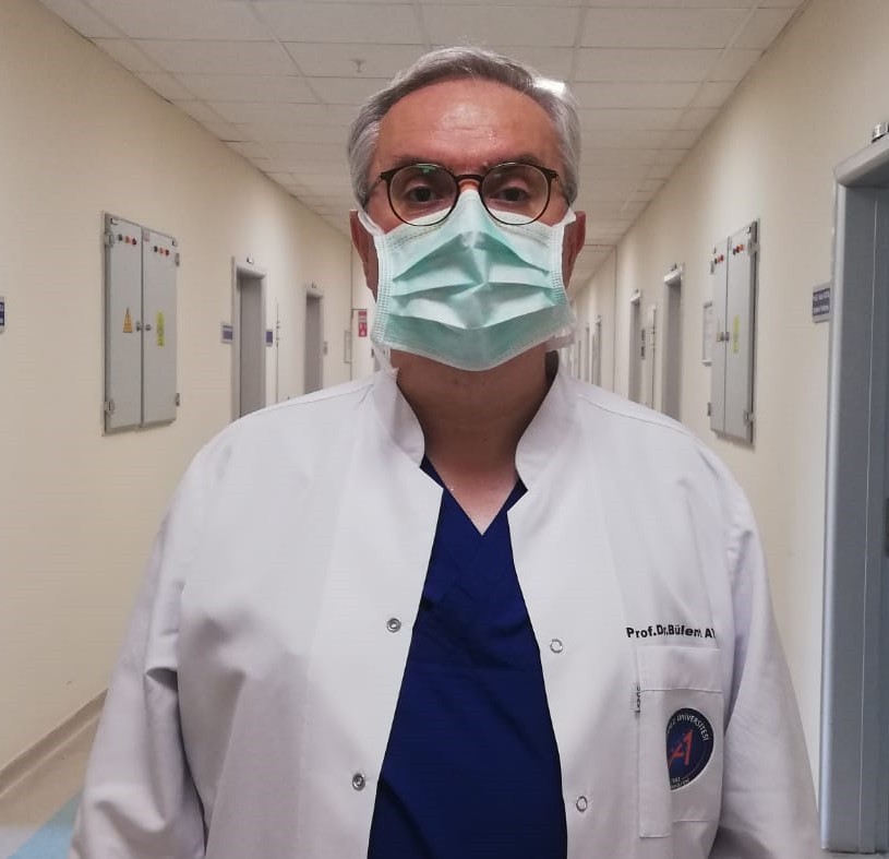 Plazma tedavisiyle Covid-19’u yenen yaşlı hasta, kronik hastalıklarıyla savaşıyor 