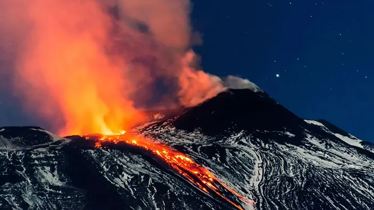 Poas Yanardağı’nda patlama!