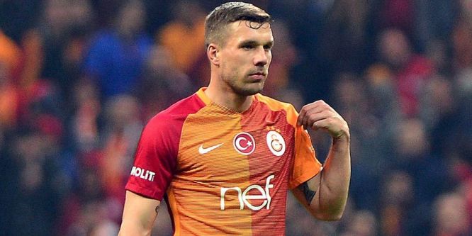 Podolski, Türkiye’de son kez basının karşısına çıkıyor