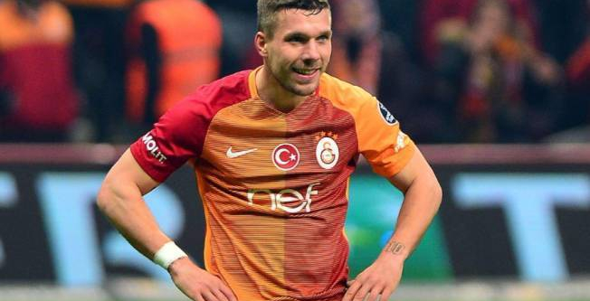 Podolski, Vissel Kobe’de golle başladı