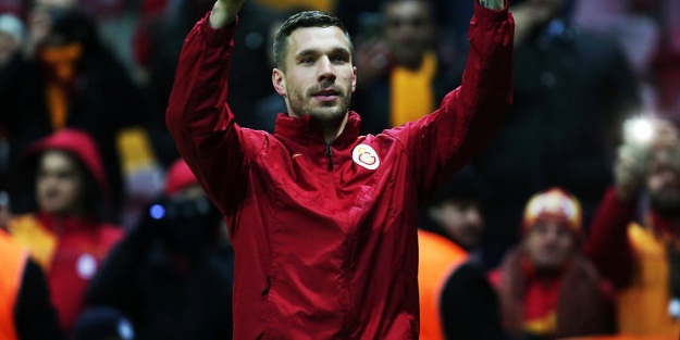 Podolski'den hayranına büyük jest