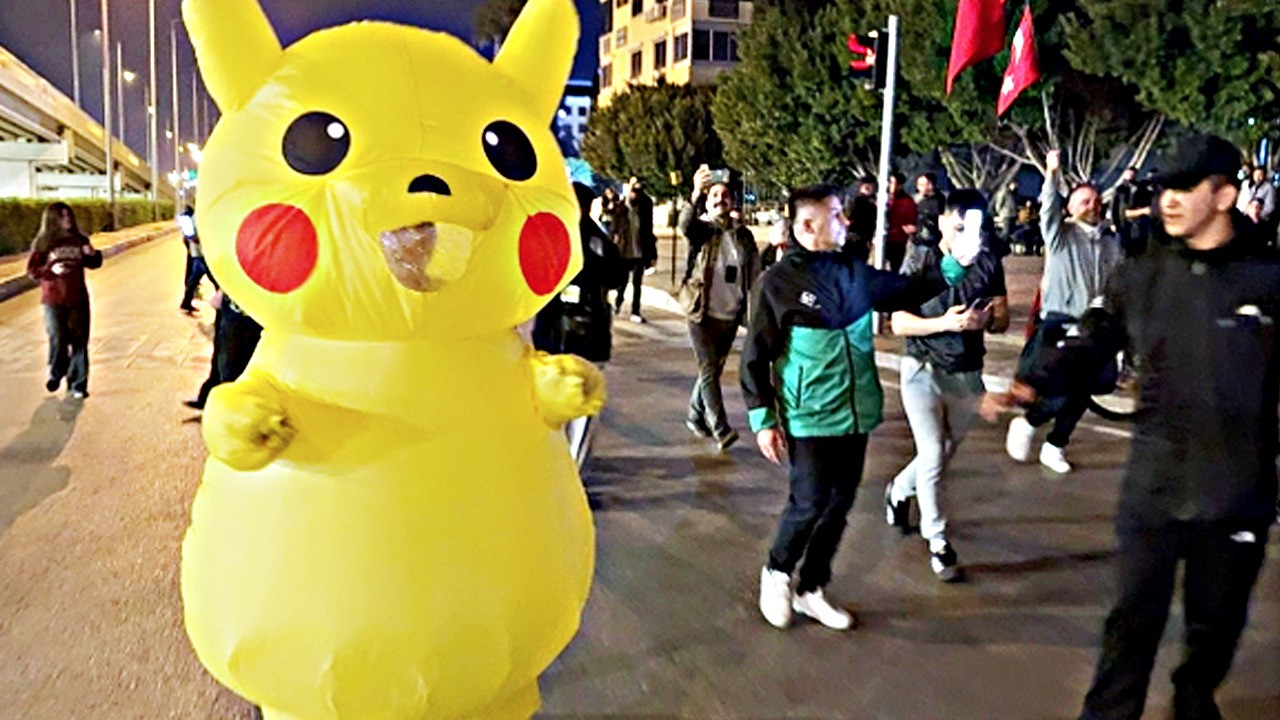 Pokemon uzman Canlı yayında açıkladı: 'Pikachu maksatlı bir eylem yaptı'