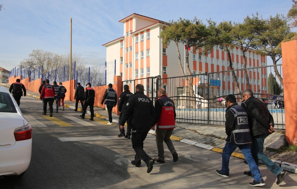 Polis 16 aranan şahsı yakaladı 