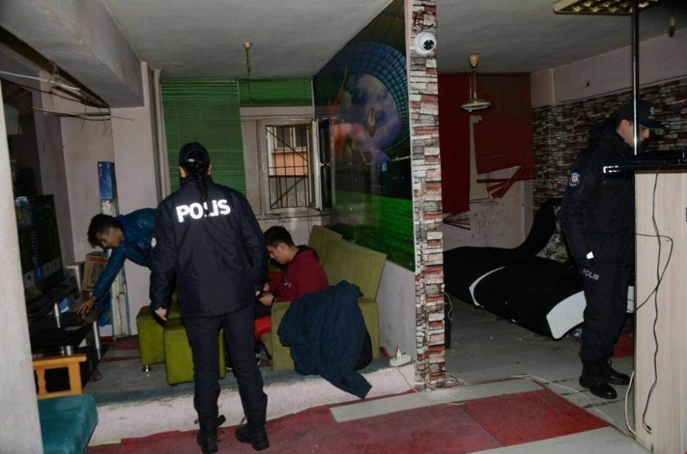 Polis 20 aranan şahsı yakaladı 