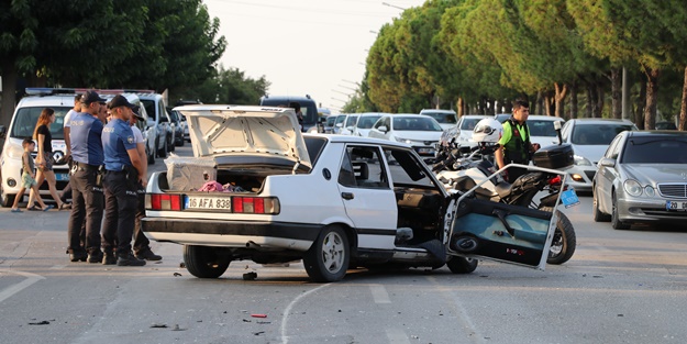 Polis aracı ile otomobil çarpıştı! Çok sayıda yaralı var