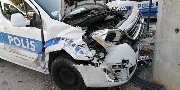 Polis aracı kaza yaptı: Yaralılar var
