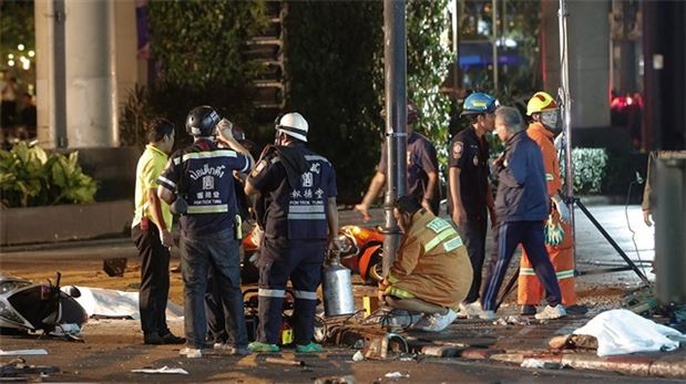 Polis aracına çifte saldırı: 3 ölü