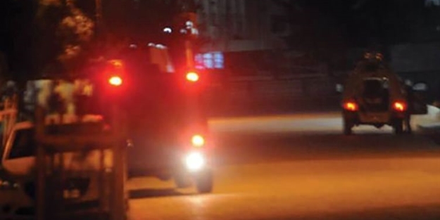 Polis aracına roketatarlı saldırı!