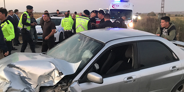 Polis ekibi kaza yaptı! 2 polis yaralı