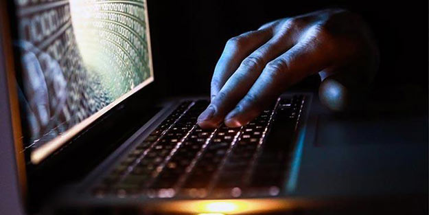 Polis ekipleri adım adım takip etti! Hackerlere büyük darbe