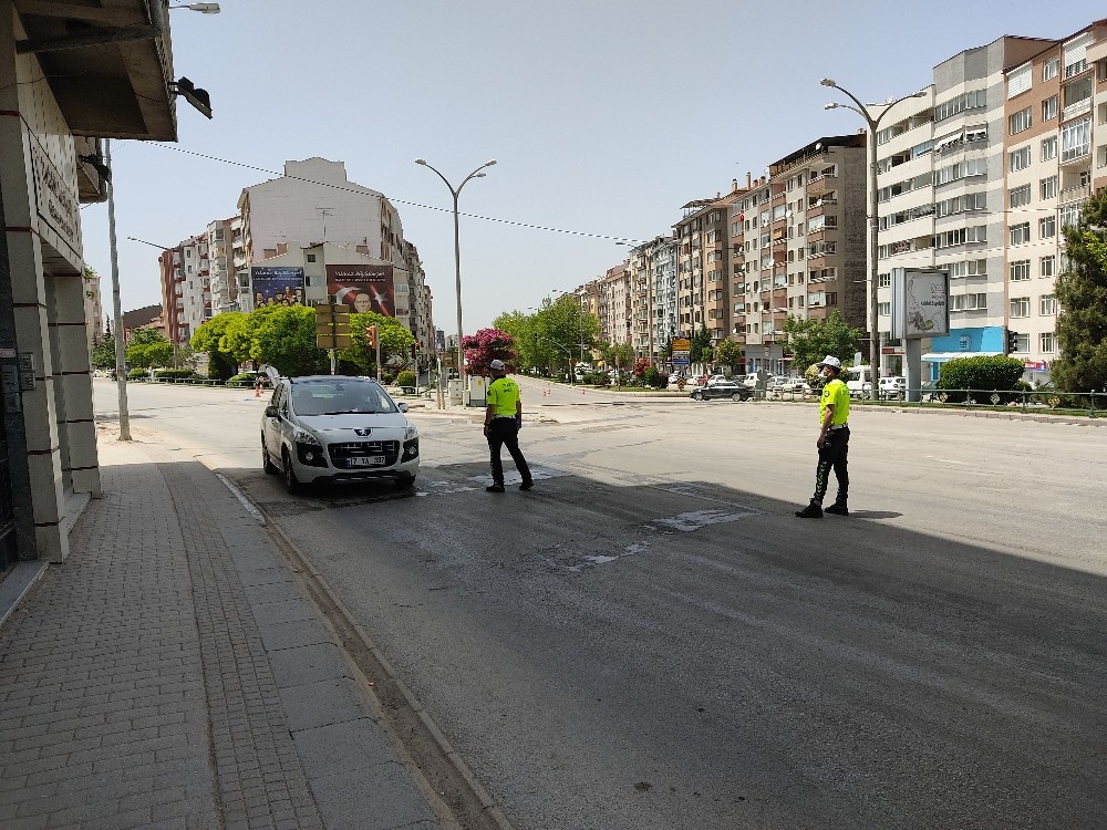 Polis ekipleri kontrollere ara vermiyor 
