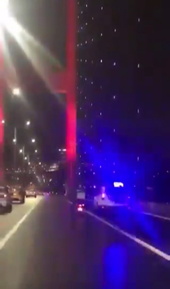 Polis ekipleri rüzgara set oldu 