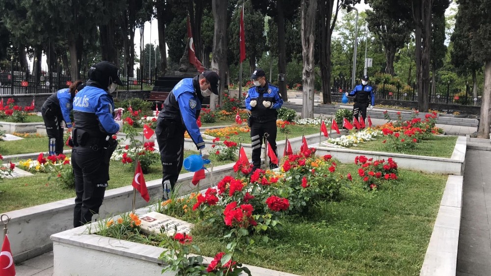 Polis ekipleri şehit yakınlarının isteklerini karşılıksız bırakmadı 