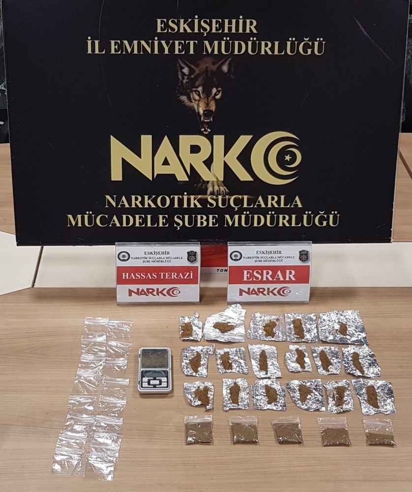 Polis ekipleri sokak satıcılarına göz açtırmıyor 