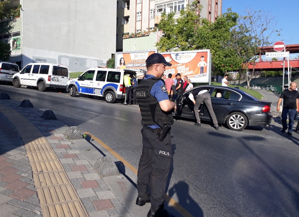 Polis ekiplerinden okul çevresinde şüpheli araç ve kişilere denetim 