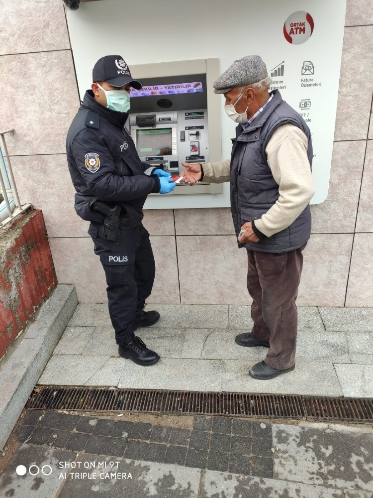 Polis ekiplerinden yaşlılara kesintisiz hizmet 