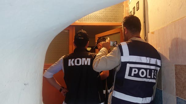 Polis enseledi, kimlikleri şaşkına çevirdi!