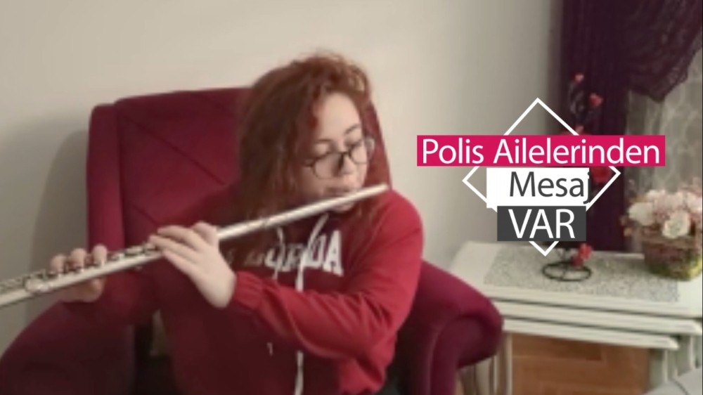 Polis eşleri ve çocuklarından anlamlı klip 