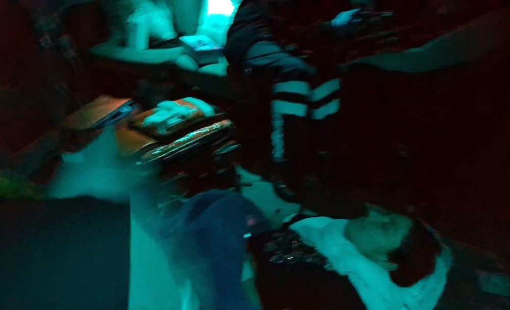 Polis helikopteri doğum yapan kanamalı hasta için gece uçtu 