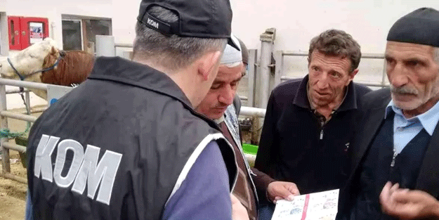 Polis kurban pazarında sahte para konusunda uyardı