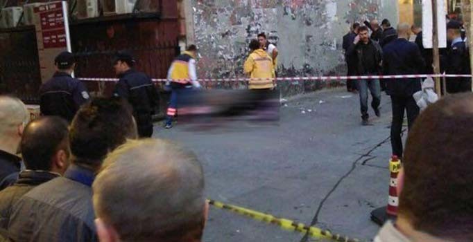 Polis memuru sokak ortasında kız arkadaşını vurduktan sonra intihar etti