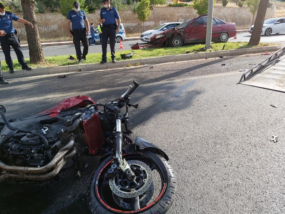 Polis memuru trafik kazasında hayatını kaybetti 