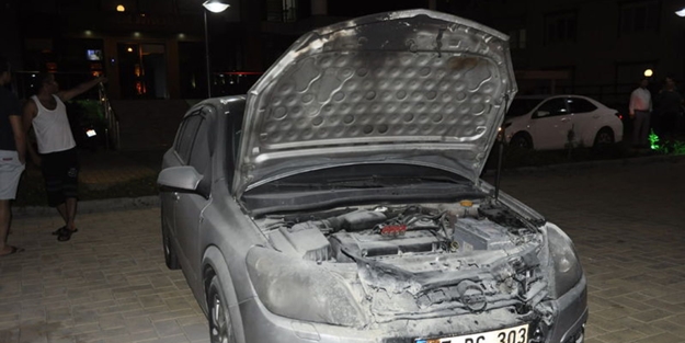 Polis memurunun aracı kundaklandı