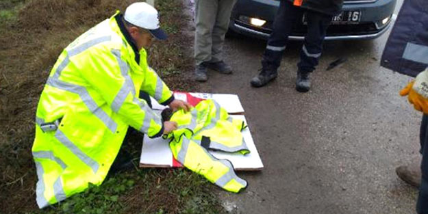 Polis memurunun hareketi yürekleri ısıttı