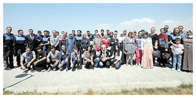 Polis öğretmenler sayesinde üniversiteli oldular