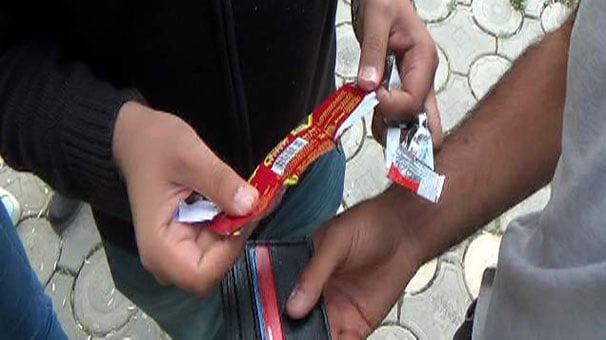 Polis şaştı kaldı! Abi sevgilimle…