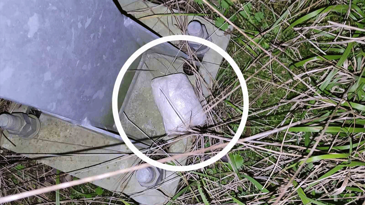 Polis tabelanın dibinde uyuşturucu buldu! 100 gram metamfetamin ele geçirildi