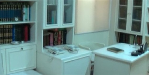 Polis terörist Gülen'in odasına girdi