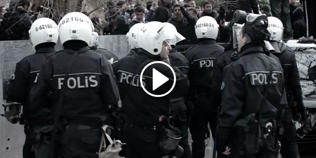 Polis üniformasıyla bunu da yaptılar