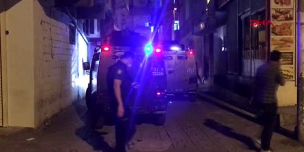 Polis ve sağlık ekipleri çatışmanın ortasında kaldı