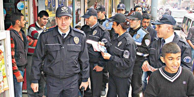 Polis vatandaş işbirliği korsan gösteriyi bitirdi