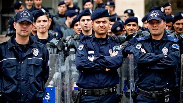 Polise 24 maaş taltif