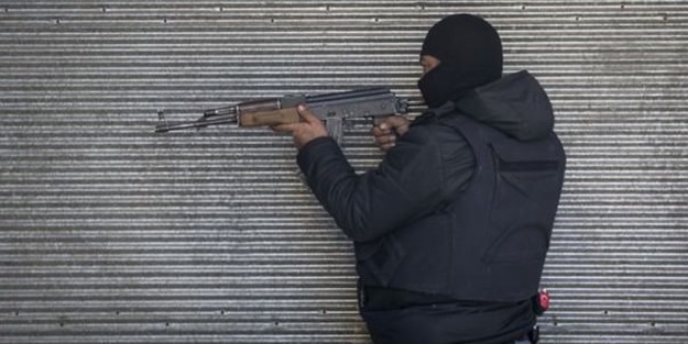 Polise ateş açan terör yandaşı vuruldu