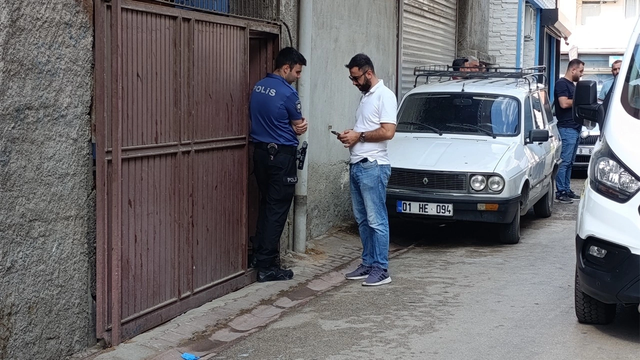 Polise bıçakla saldırdı bacağından vuruldu!