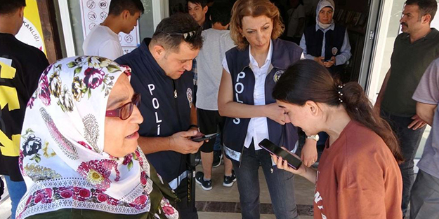 Polise cevabı yürekleri burkmuştu! Devlet Bahçeli o gence sahip çıktı