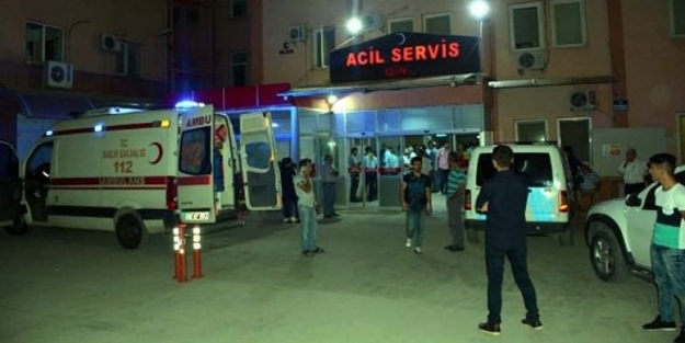 Polise demir çubuklu saldırdılar!