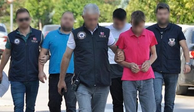 Polise havai fişekle saldıranlara baskın! Enselendiler